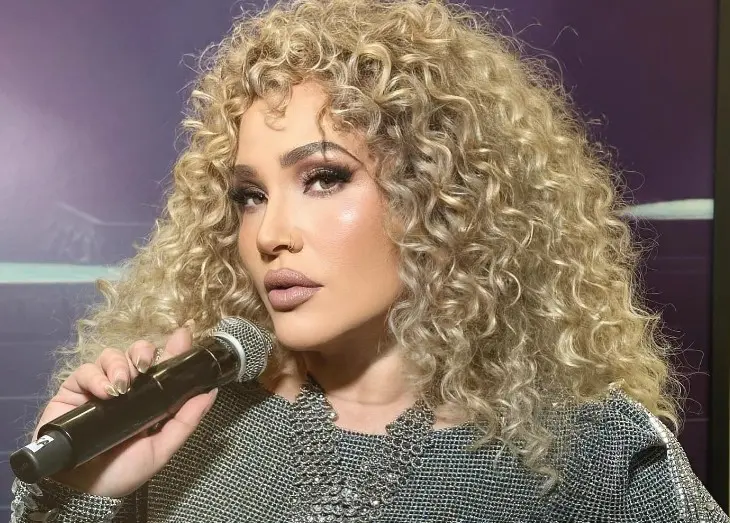 También continúa dedicándose a la música y realiza presentaciones en eventos privados.