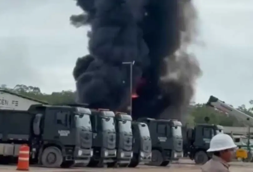 El fuerte incendio no dejo víctimas. El fuerte incendio no dejo víctimas.