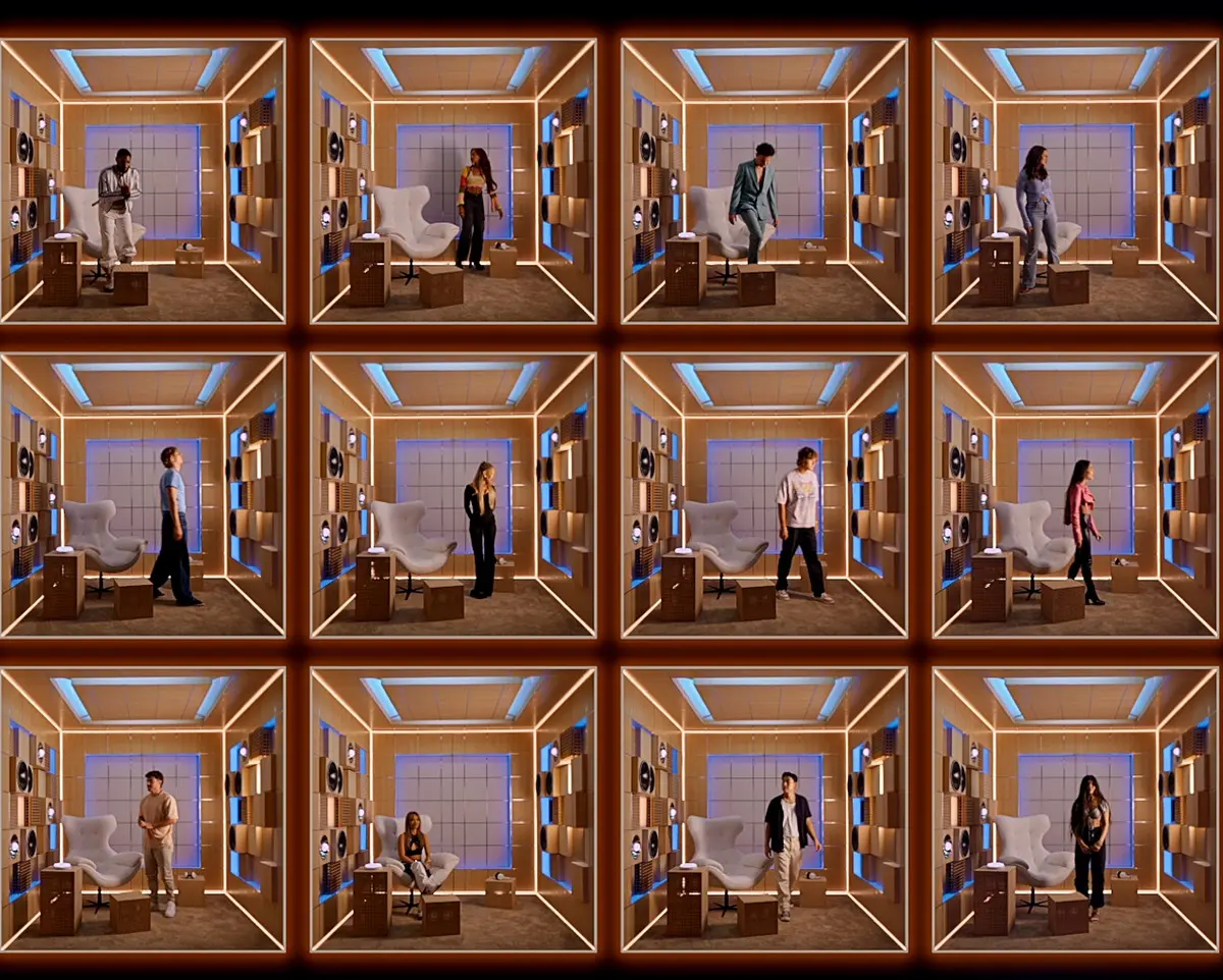 La banda perfecta (9 de julio). En este innovador reality, talentosos cantantes luchan por la oportunidad de formar el próximo gran grupo musical a ciegas, sin hacer caso de las apariencias.