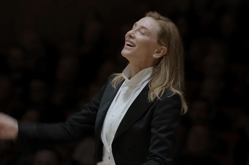 Tár (8 de julio). La aclamada directora de orquesta Lydia Tár se prepara para una sinfonía que definirá su carrera, pero las consecuencias de su pasado comienzan a atormentarla.<br>