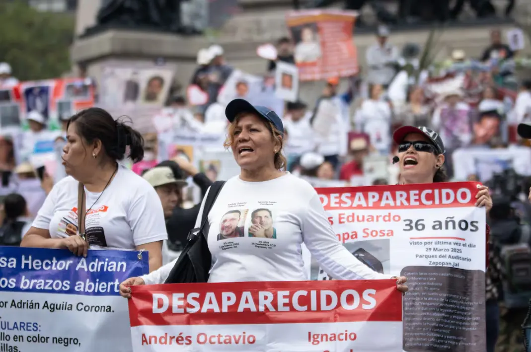 Familiares de personas desaparecidas marchan en la Ciudad de México. Cuartoscuro