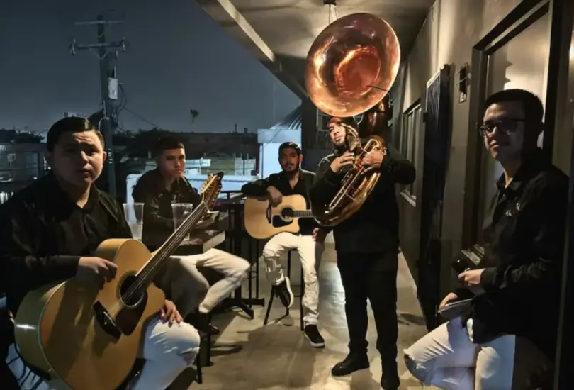 Las investigaciones señalan que alrededor de las 22:00 horas, los músicos fueron interceptados por sujetos armados.