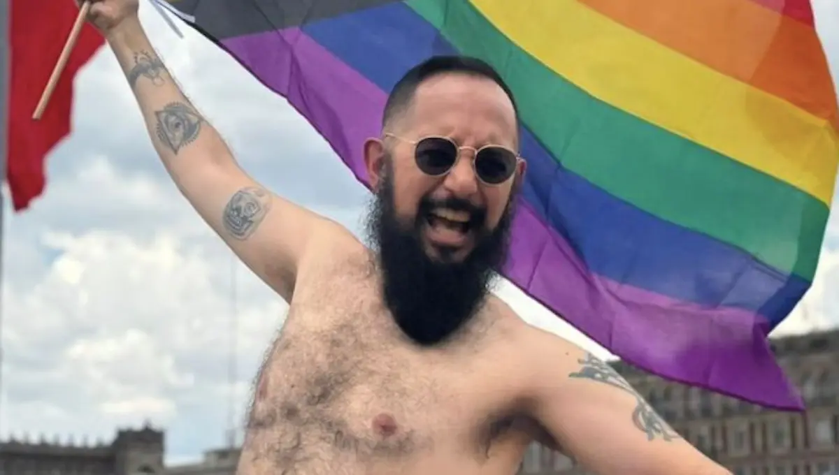  Durante la Marcha del Orgullo LGBT+ 2025, diversas familias, colectivos y grupos de amigos caminaron hasta el Zócalo capitalino. 