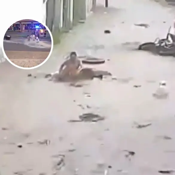 Un hombre nada entre aguas negras y una madre arrastrada con sus hijos: imágenes impactantes de las inundaciones