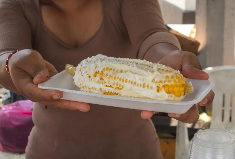 La feria ofrece una variedad impresionante de platillos a base de maíz.