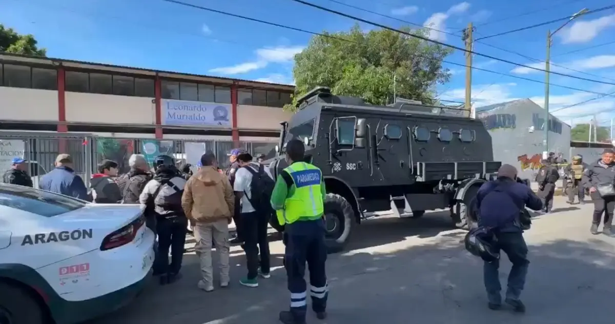 Sujeto armado toma como rehenes a sacerdote y secretario Especial