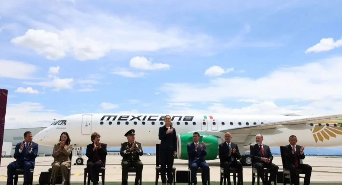 La presidenta acudió al AIFA para recibir la aeronave. Especial