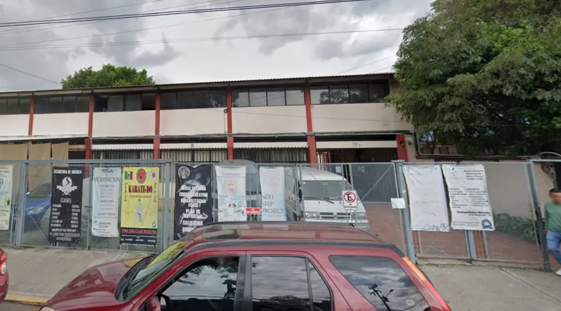 El hombre habría tomado por rehenes a dos personas en un centro comunitario de la GAM. Especial