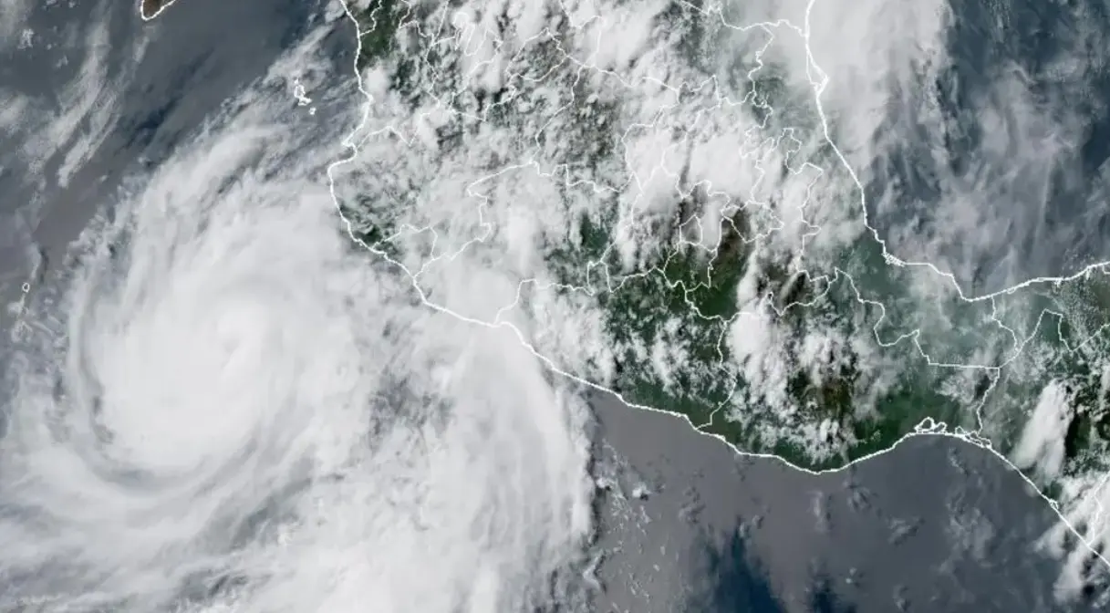 Flossie sigue causando estragos en México. Especial.