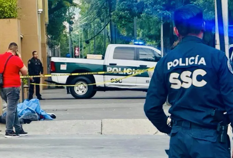 Mujer es asesinada a tiros frente a restaurante en Torres de Lindavista Mujer es asesinada a tiros frente a restaurante en Torres de Lindavista