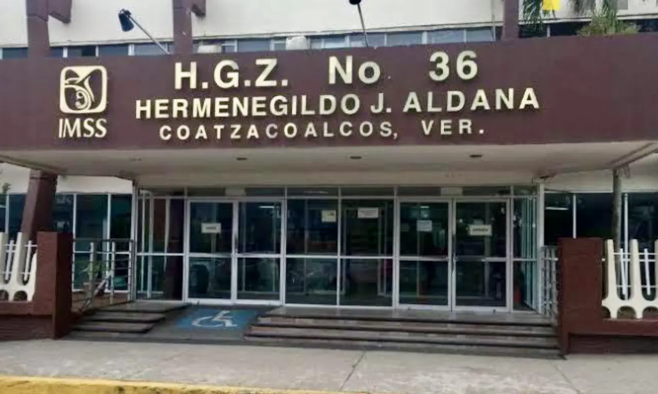  Trabajadora de hospital agrede a familiar que la denunció por “nomás estar tragando” 