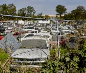 Víctima de robo pagará multa de 97 mil pesos tras recuperar su auto