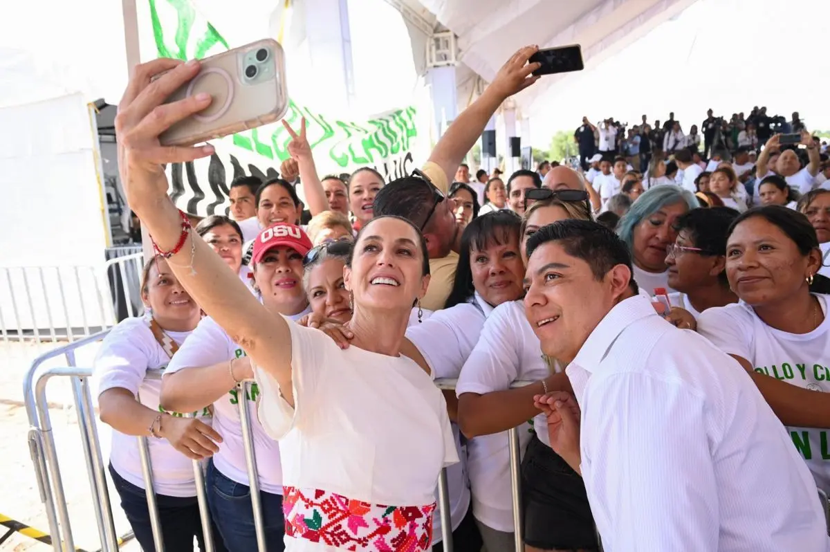 Sheinbaum promete construir 60 centrales de ciclo combinado a través de la CFE. Cuartoscuro