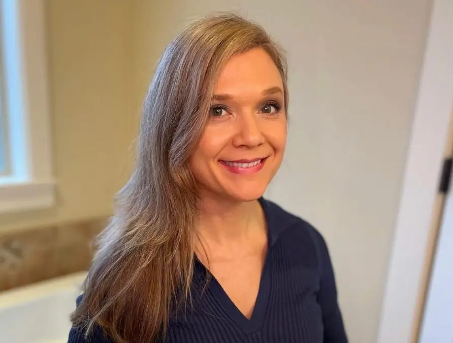 Ahora tiene 45 años y se alejó de la actuación para dedicarse a la pintura.<br>