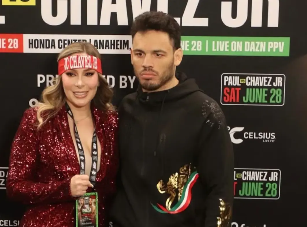 El boxeador nunca ha escondido su relación con Los Chapitos. Su exesposa, Frida Muñoz, es la viuda de un hijo de Joaquín Guzmán Loera Especial
