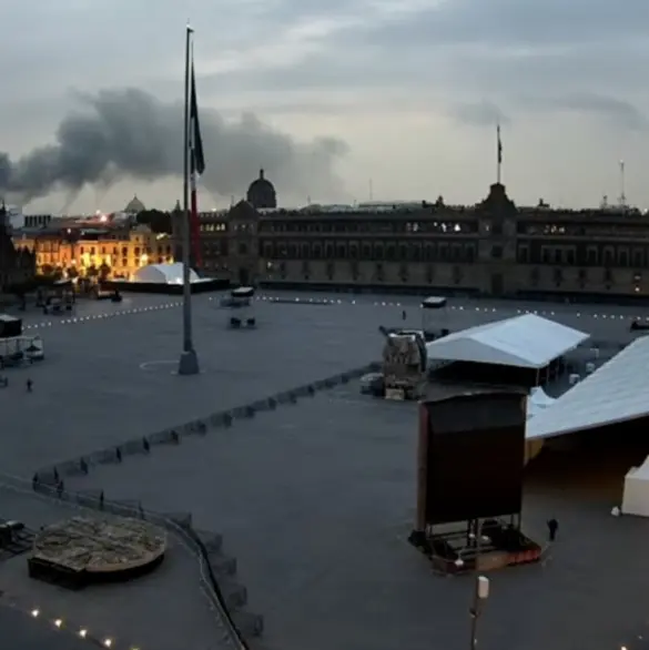 Imágenes impactantes del incendio que se registró a metros de Palacio Nacional