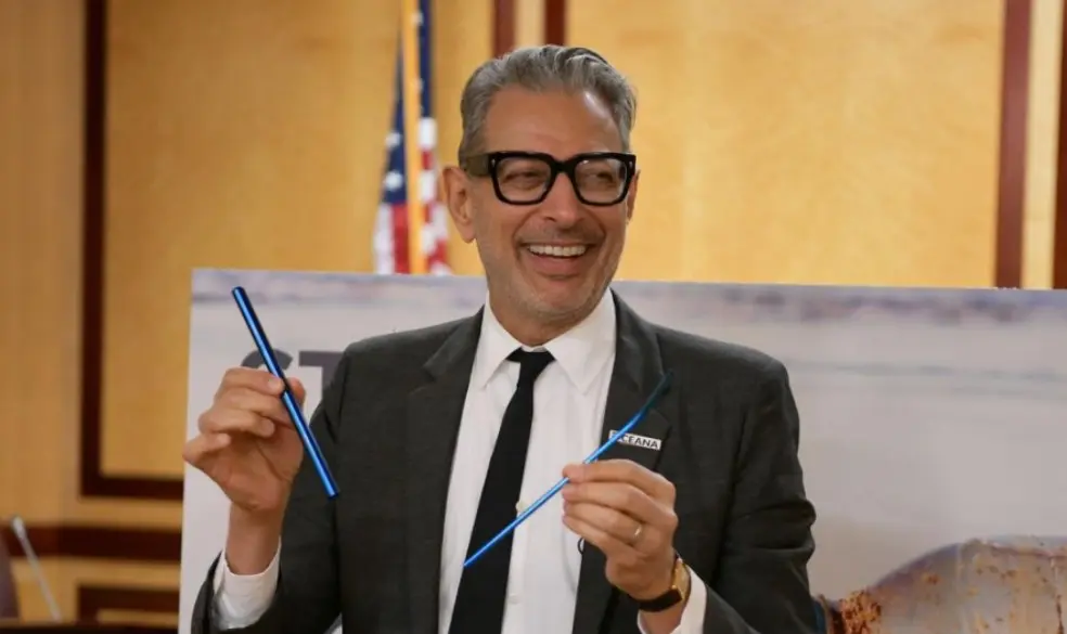 Ahora tiene 72 años, participó en 'Thor' y en 'Jurassic World'.