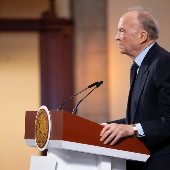 Revelan en mañanera de Sheinbaum que investigan a Peña Nieto por caso Pegasus