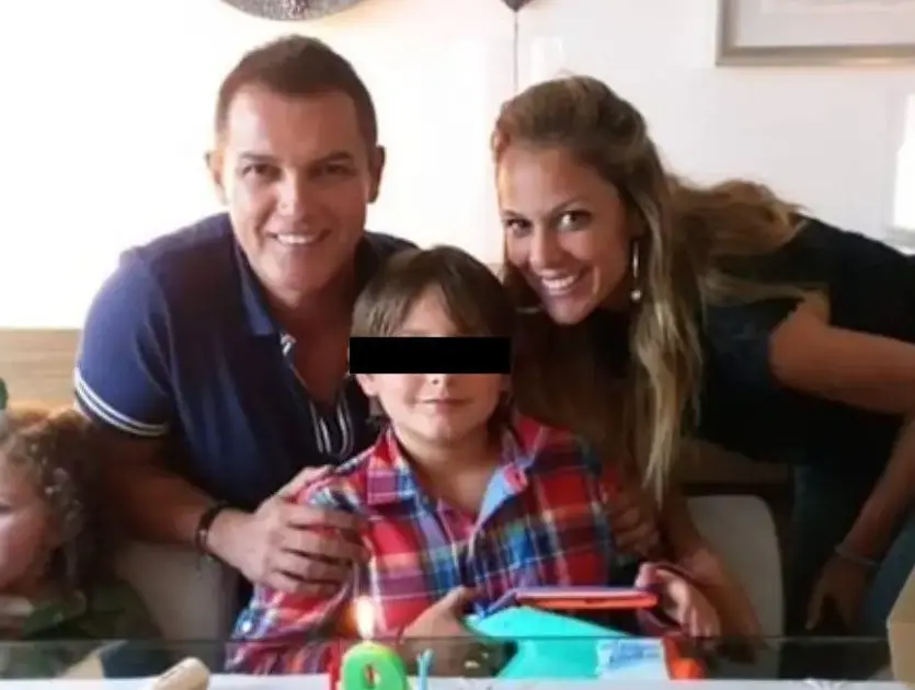La madre de Ximena le pidió que se quedara con el niño. Especial.