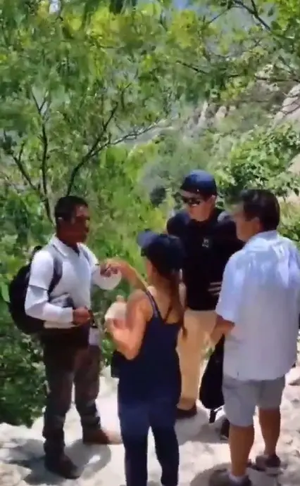 Vandalismo turístico en Peña de Bernal Especial