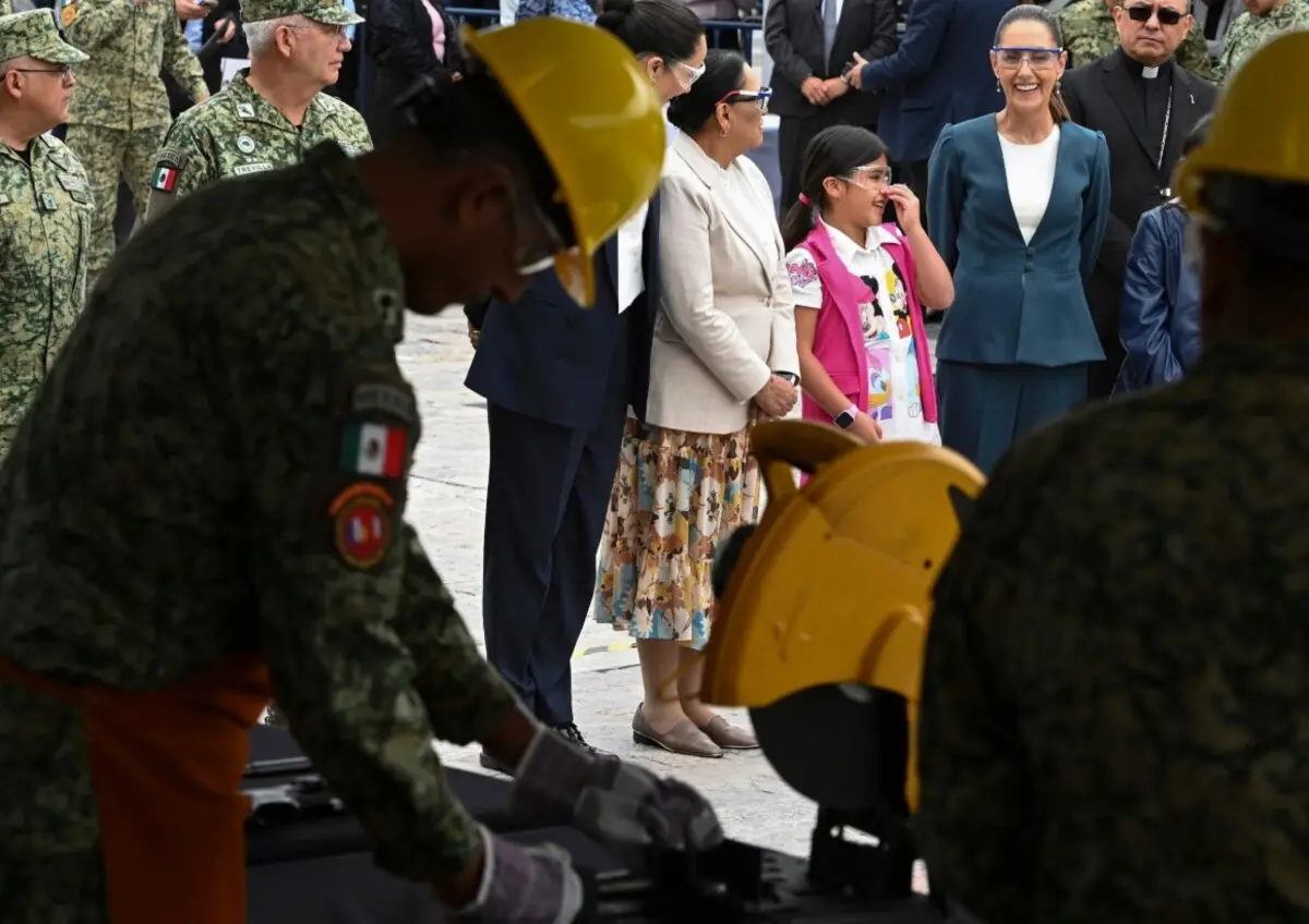  Sheinbaum conmemora el Día Internacional de la Destrucción de Armas de Fuego. 