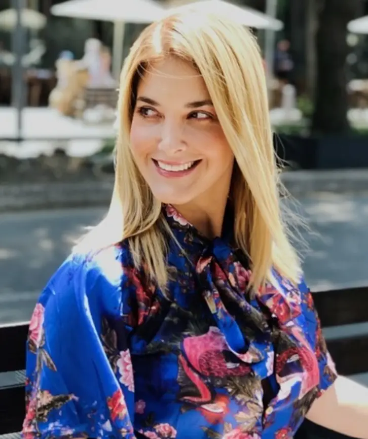 Estudió actuación en el CEA, la escuela de Televisa.<br>