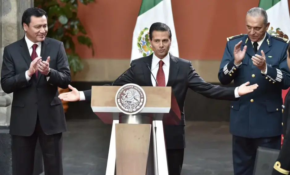 EPN fue vinculado a supuestos sobornos para asignar contratos a una empresa para la compra del software espía Pegasus. Especial