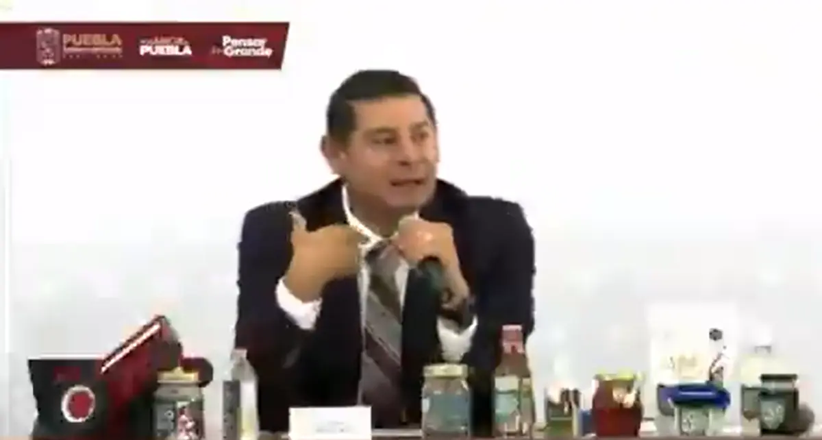 La secretaria defendió al gobernador. Captura de pantalla.