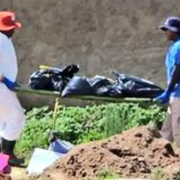 Hallan restos de al menos 38 personas en fosa clandestina de Jalisco
