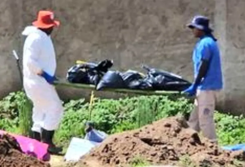 Hallan restos de al menos 38 personas en fosa clandestina de Jalisco Hallan restos de al menos 38 personas en fosa clandestina de Jalisco