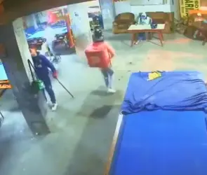 Sicario disfrazado de repartidor de comida asesina a joven en un billar