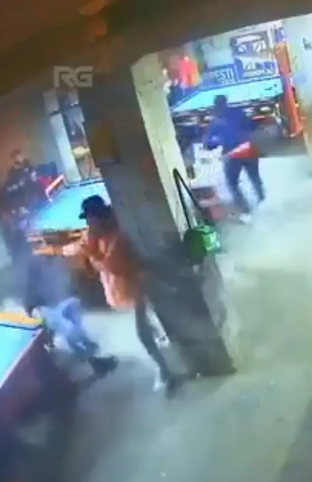 Reportaron que al menos disparó 12 veces contra el joven. Captura de pantalla.