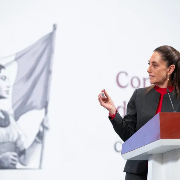 Sheinbaum critica a EE.UU. por negociar con narcos