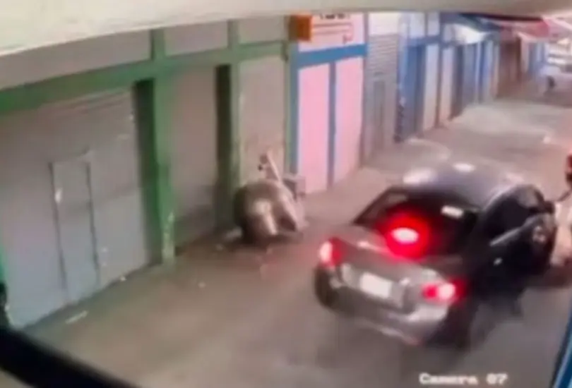 La mujer simuló estar inconsciente para evitar los reclamos de su esposo.