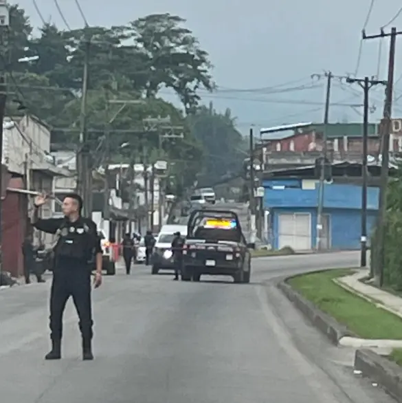 Sujeto se va de fiesta con amigo y al día siguiente se le ve paseando sus restos en bolsa 