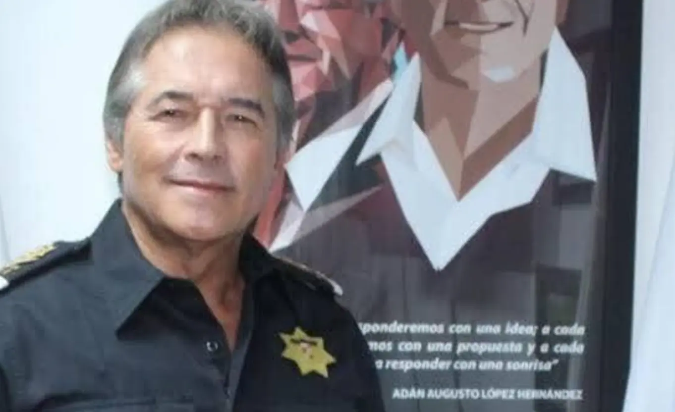 Bermúdez Requena comenzó su carrera pública en el gobierno estatal de Manuel Gurría Ordóñez. Especial