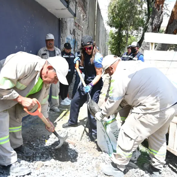 Ordenan banquetas y quitan puestos abandonados en la colonia Guerrero