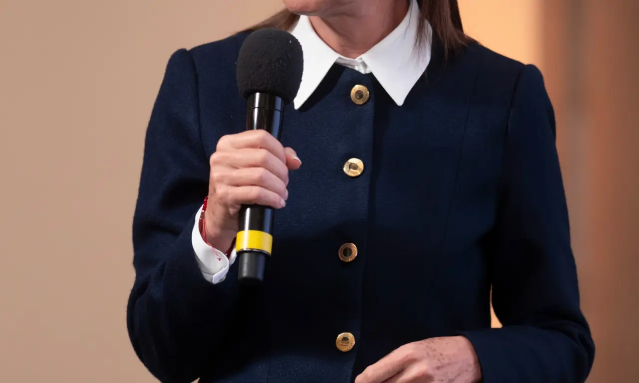  Sheinbaum asegura que ya demandaron al abogado de Ovidio. 
