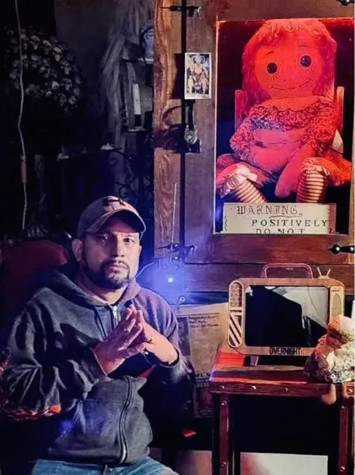 Muere Dan Rivera, cuidador de la muñeca Annaballe Especial