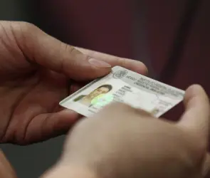 ¿Adiós credencial de plástico? INE prepara nueva identificación digital 