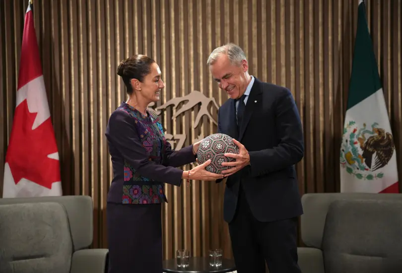 Sheinbaum sostuvo una llamada con el primer ministro de Canadá.