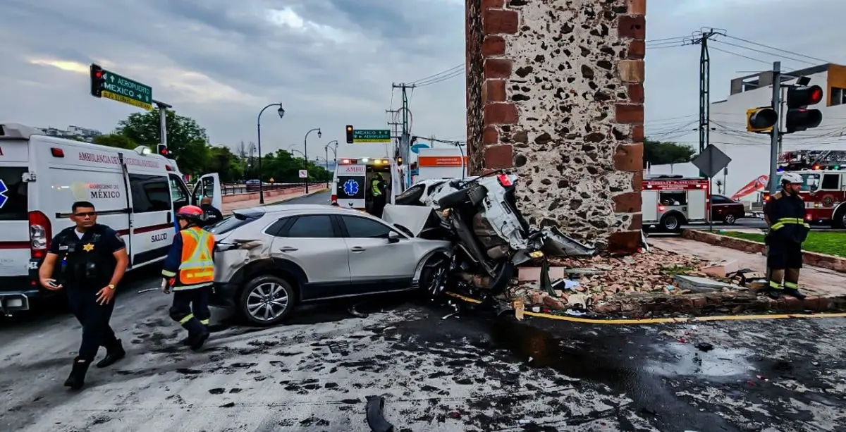 Así quedaron los autos de los implicados. X: @pcmqro
