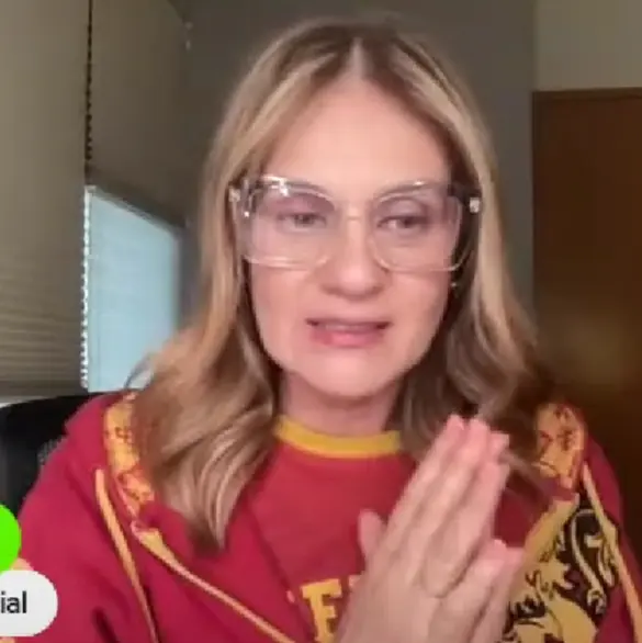 Flor Rubio vive incómodo momento al transmitir audio para adultos en su programa en vivo