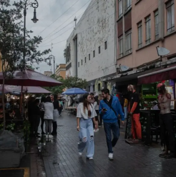 Entre turistas y desalojos: CDMX lanza plan para frenar la gentrificación