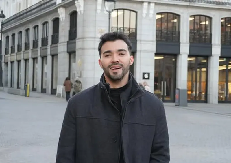 El escándalo ocasionó que la relación terminara. Años después, Gussy Lau confesó que a causa de ese problema Pepe Aguilar 'congeló' su carrera porque no quería publicar su disco ni lo dejaba irse a otra disquera.