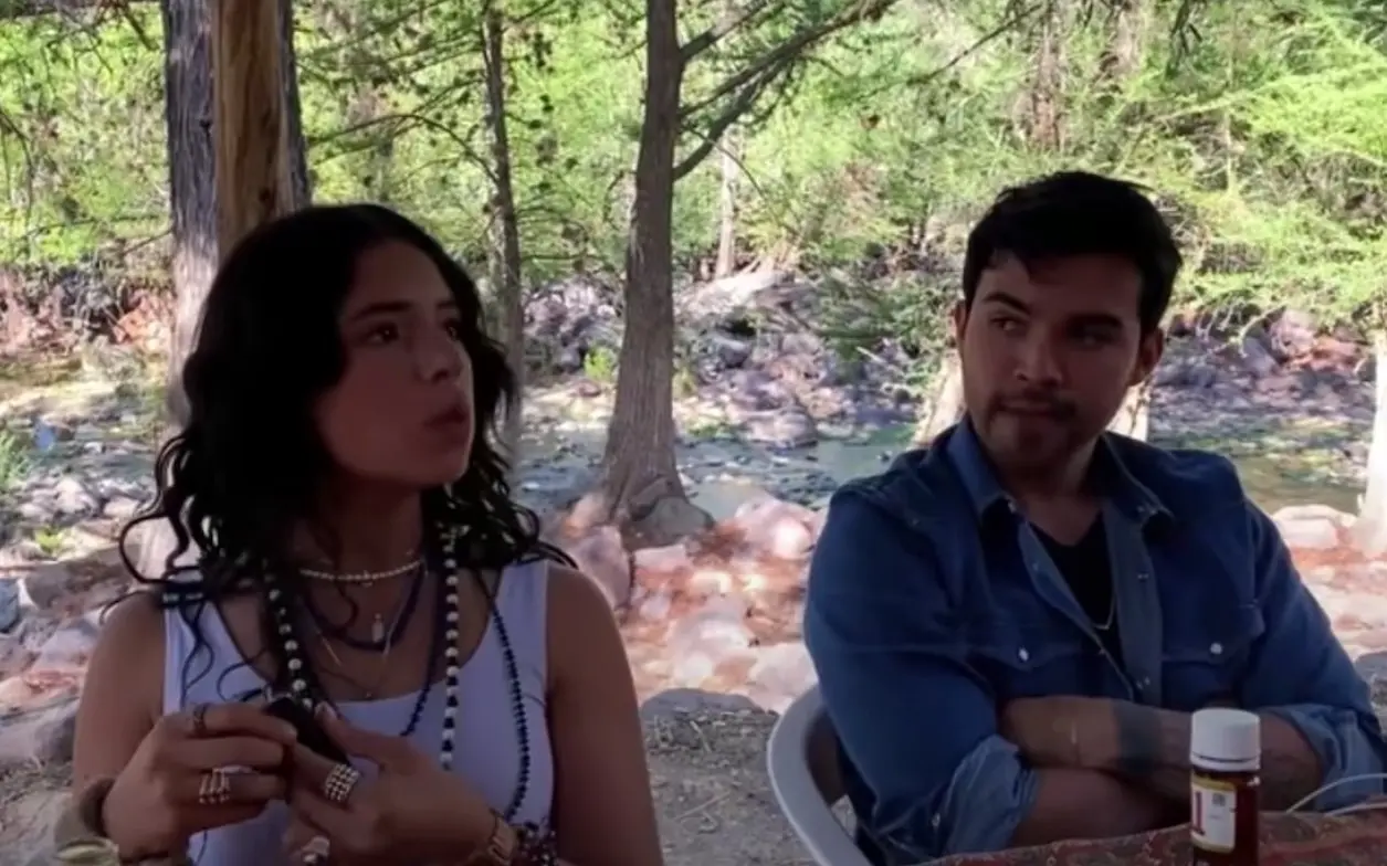 Ángela Aguilar tenía 18 años y él 33 años cuando comenzaron su noviazgo.