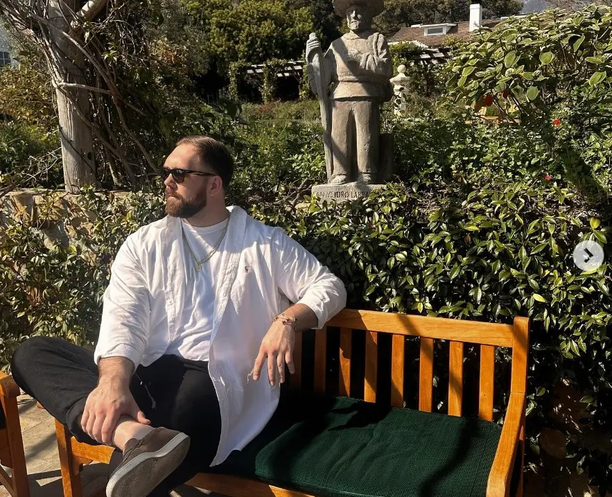 Tras casarse, Ángela Aguilar reveló en una entrevista con Adela Micha que sí tuvo un noviazgo con el jugador de fútbol americano, pero fue muy 'tormentoso' y la inspiró a hacer más canciones.