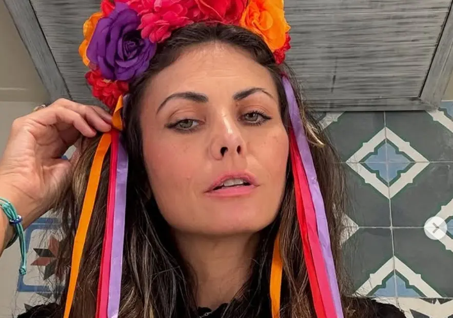 Amanda Rosa nació el 27 de febrero de 1980 en Porto Alegre, Río Grande del Sur, Brasil.