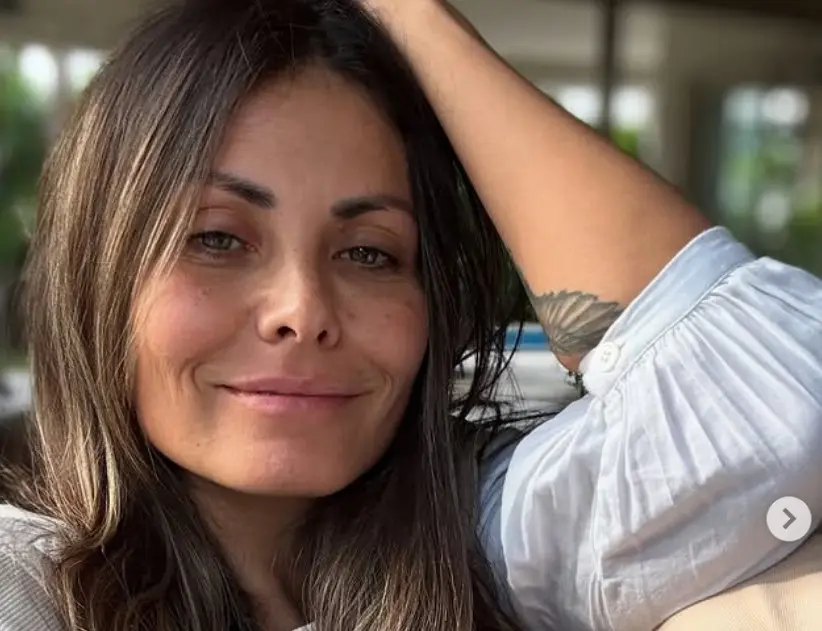 También participa en canales de YouTube dedicados a la crianza de los hijos, especialmente con su amiga Andrea Torres.