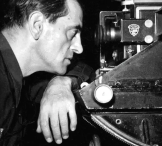 Luis Buñuel era español pero se naturalizó mexicano. Especial.